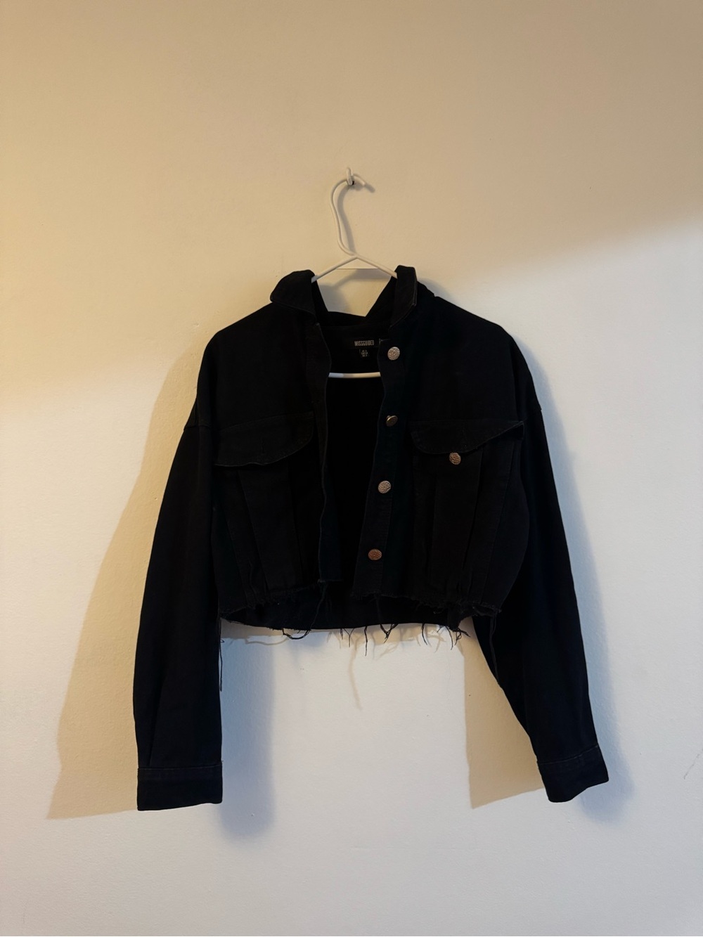Missguided Black Cropped Raw-Hem Denim Jacket